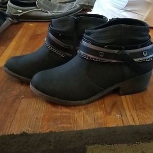 Brand new, JellyPop boots, size 8, black